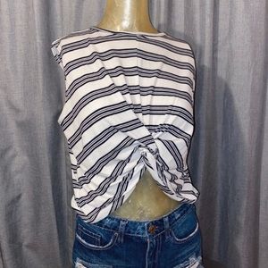 ✨4 for $25✨ Striped Knotted Top